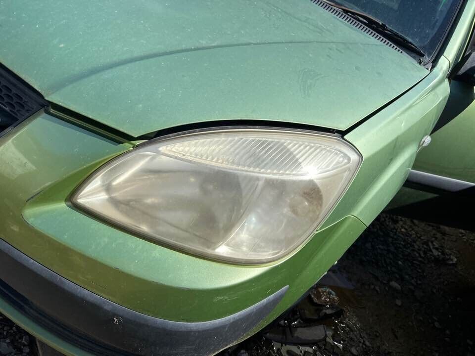 2007 Kia Rio LH Passengers Left Headlight #B209