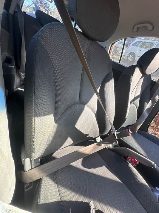 2007 Kia Rio RH Drivers Front Seat Belt #B357