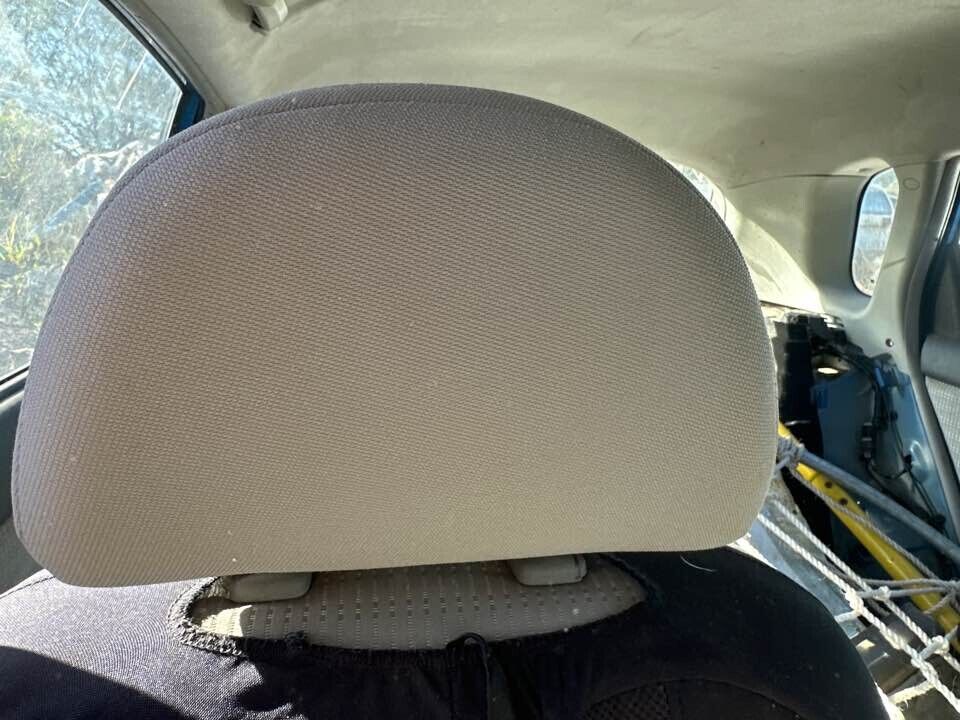 2007 Kia Cerato RH Drivers Front Head rest #B272