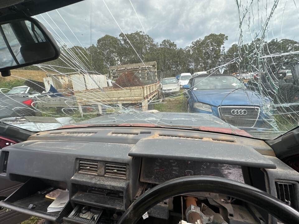 1993 Nissan Pathfinder Dashboard (bare) #B322