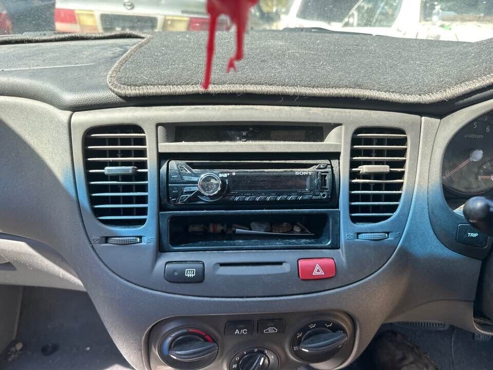 2007 Kia Rio Aircon Vents Front CENTRE #B209