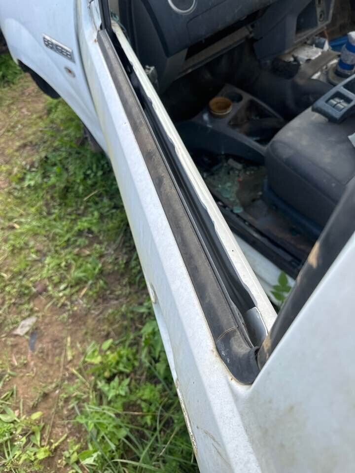 2008 Ford Ranger Weather Strip LH Front #B316