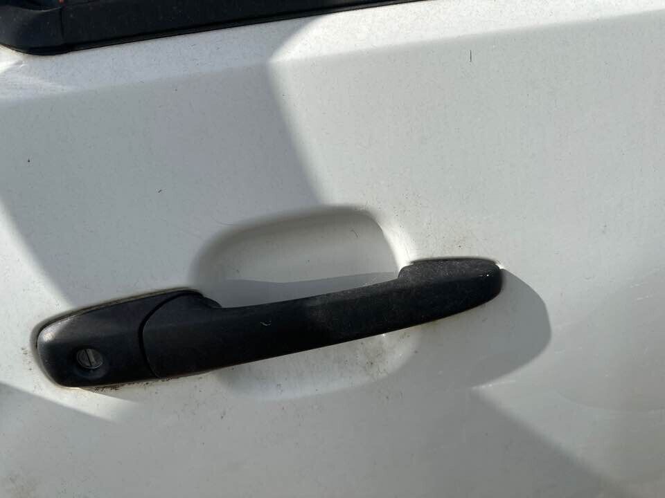 2007 Mazda Bt-50 Outer Door Handle RH drivers Front #B320