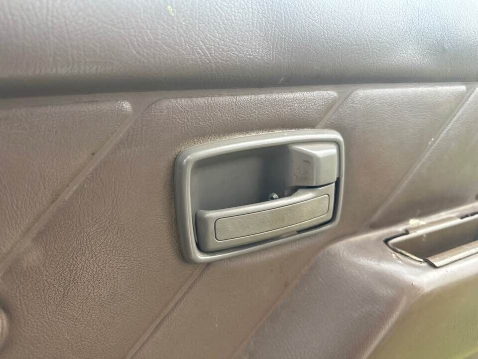 1990 Holden Tf Rodeo RH Drivers Front Inner Door Handle #B132