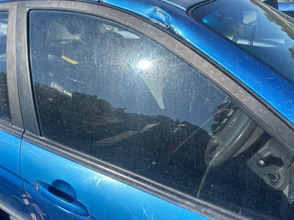 2007 Kia Cerato RH Drivers Front Window Glass #B272