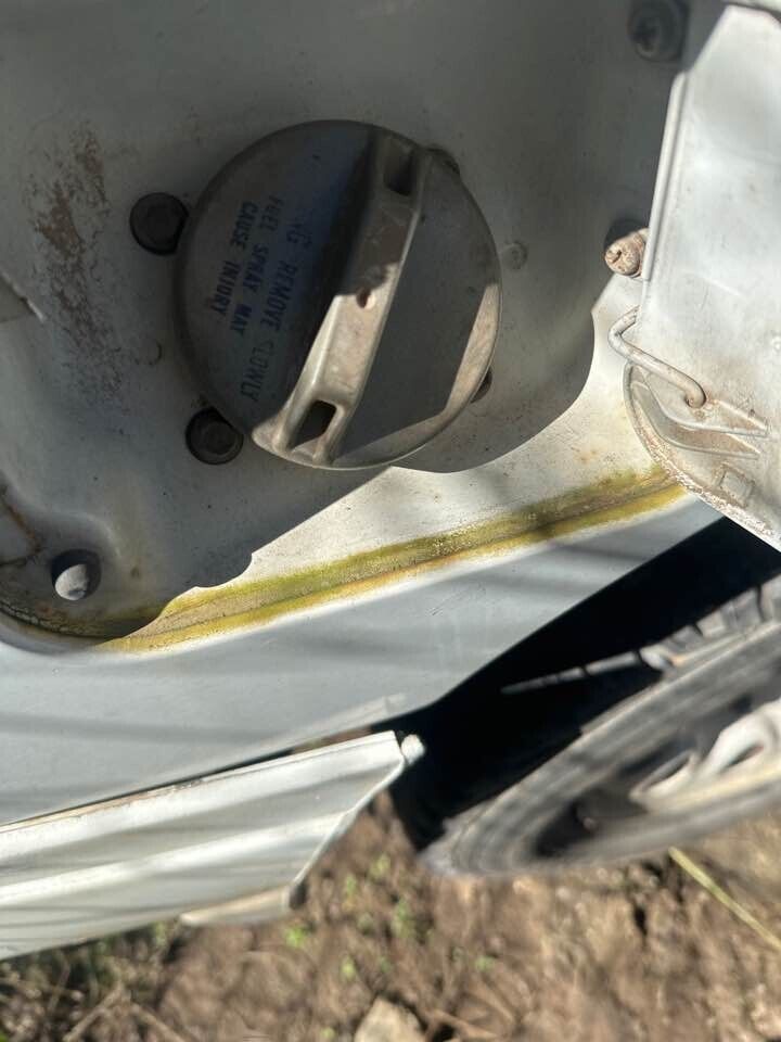 1989 Suzuki Vitara Fuel Cap #B268