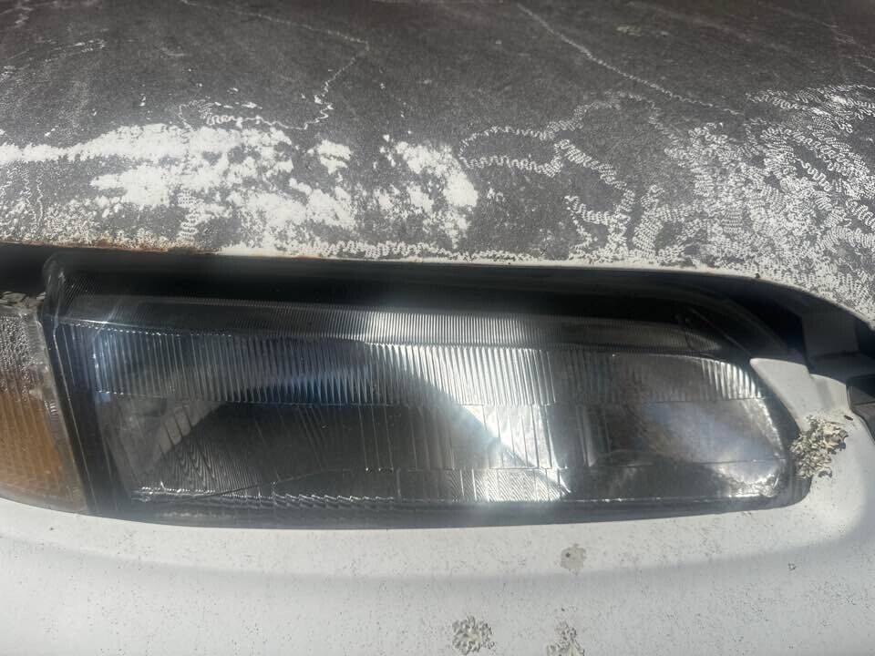 1994 Holden Vr Commodore RH Drivers Right Headlight #B419