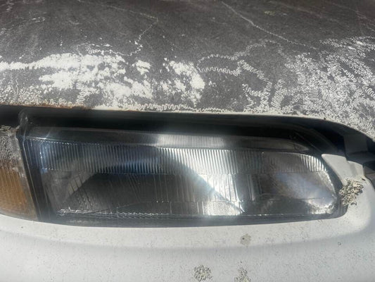 1994 Holden Vr Commodore RH Drivers Right Headlight #B419