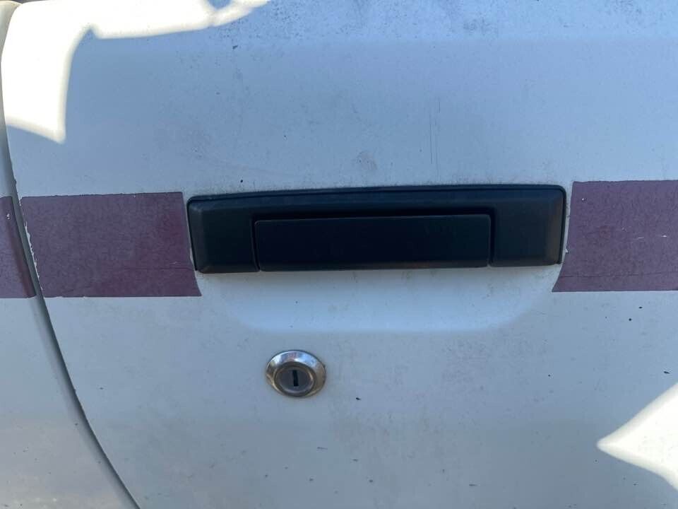 1989 Toyota 4Runner Outer Door Handle RH drivers Front #B276