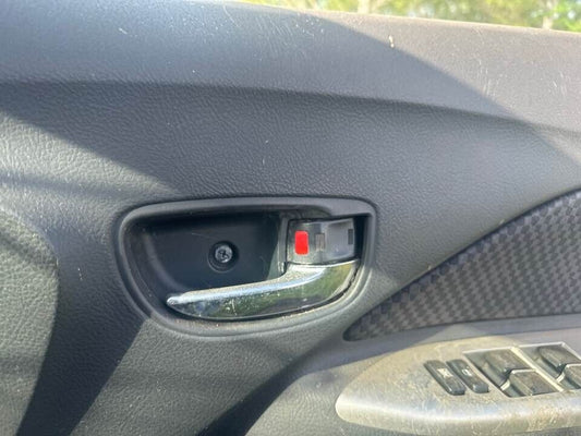 2007 Toyota Yaris RH Drivers Front Inner Door Handle #B145