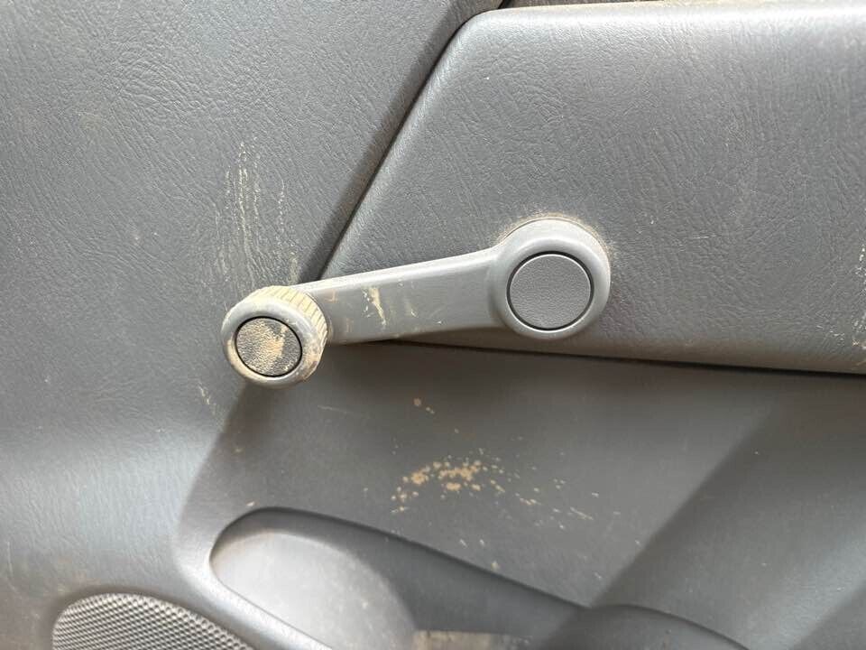 2007 Mazda Bt-50 RH Drivers Front Window Winder Handle #B320