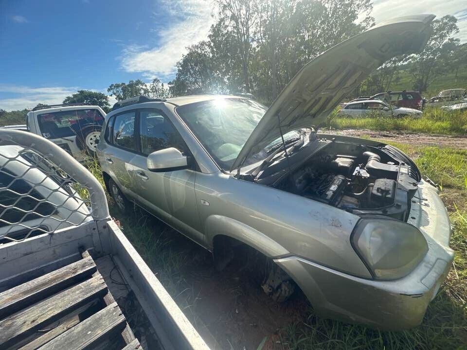 2007 Hyundai Tucson RH Rear Door Check Strap #B140