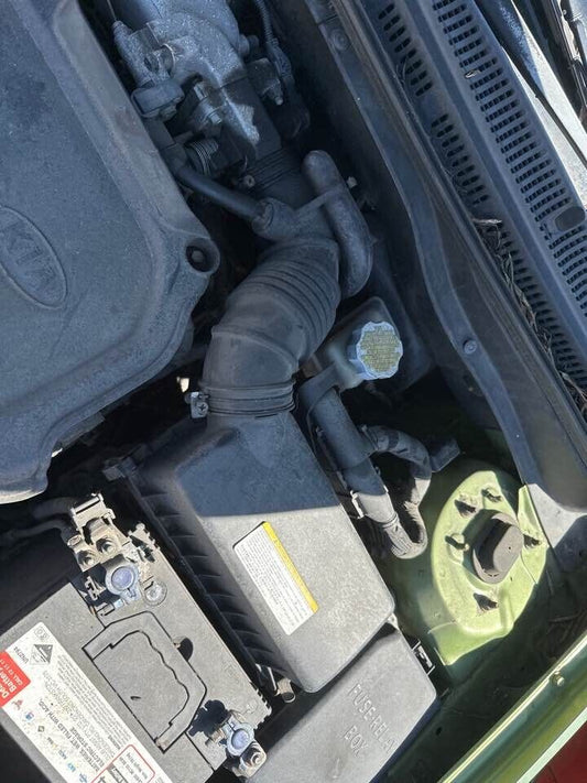 2007 Kia Rio Air Cleaner Box & Pipe #B209