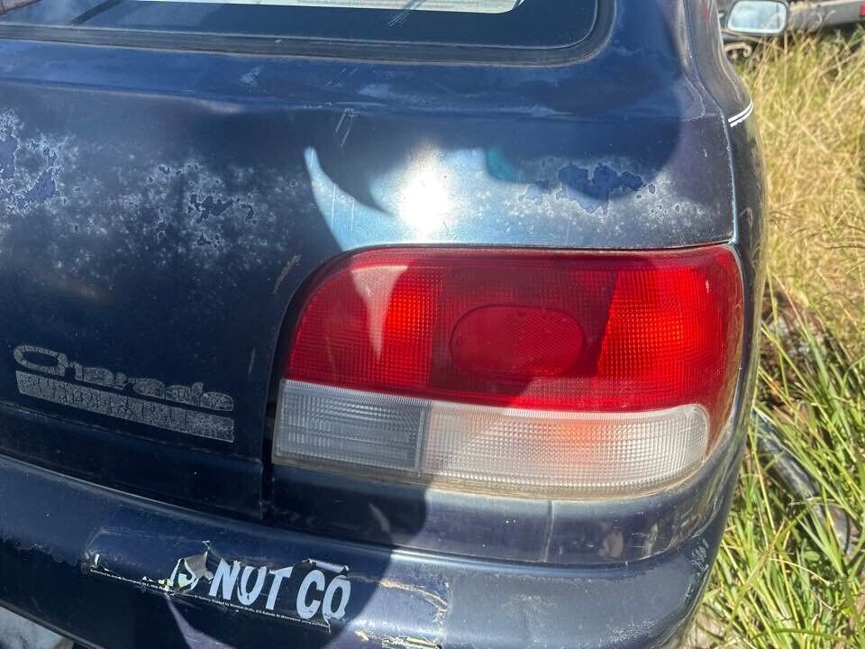 1993 Daihatsu Charade RH Drivers Right Taillight #B340