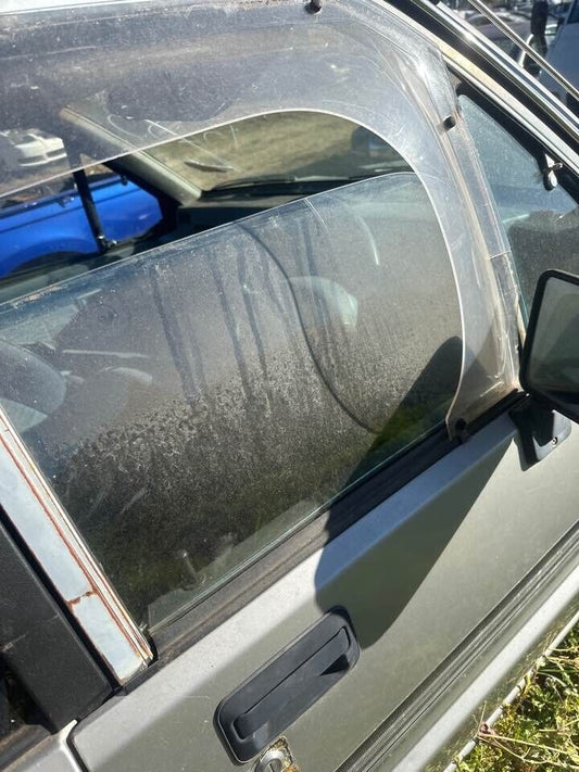 1992 Mitsubishi Triton  RH Drivers Front Window Glass #B283