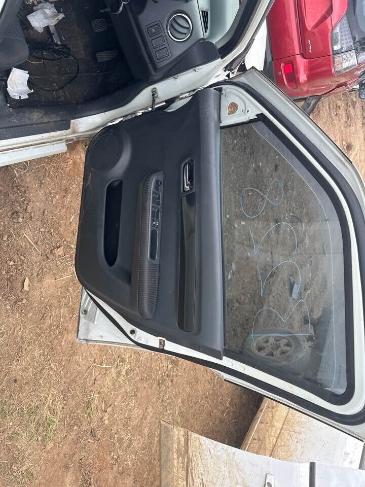 2007 Suzuki Swift RH Drivers Front Door Trim #B228