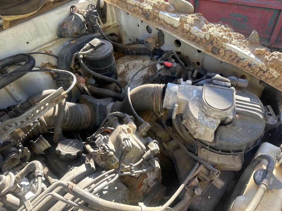 1992 Toyota 4Runner Air Cleaner Box & Pipe #B284