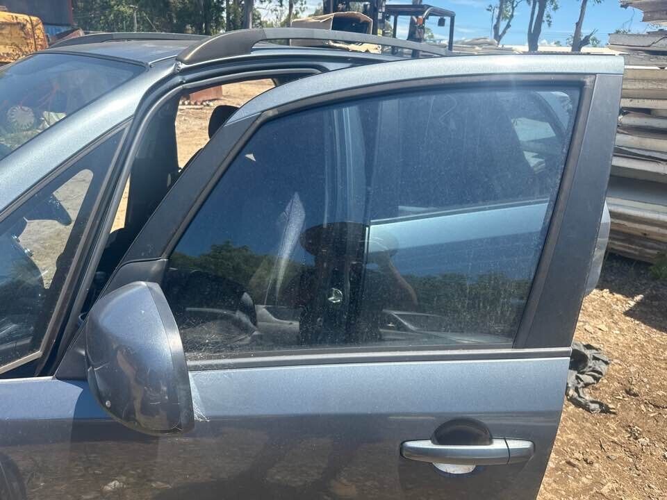 2007 Suzuki Sx4 LH Passengers Front Window Glass #B119