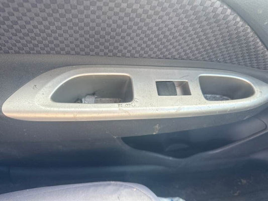 2007 Toyota Yaris Electric Window LH Passengers Front Switch #B145