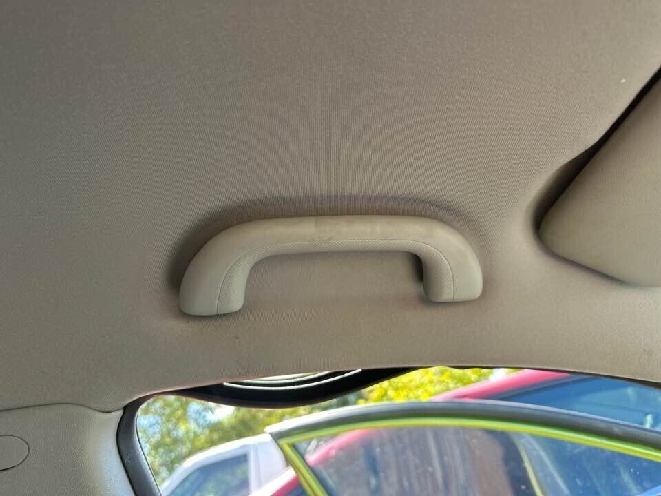 2007 Kia Rio Upper Grab Handle LH Front #B209