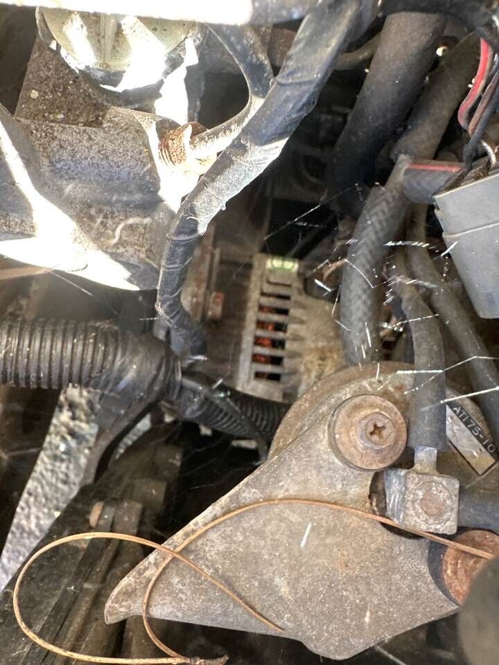 1994 Nissan S-Cargo Alternator #B261