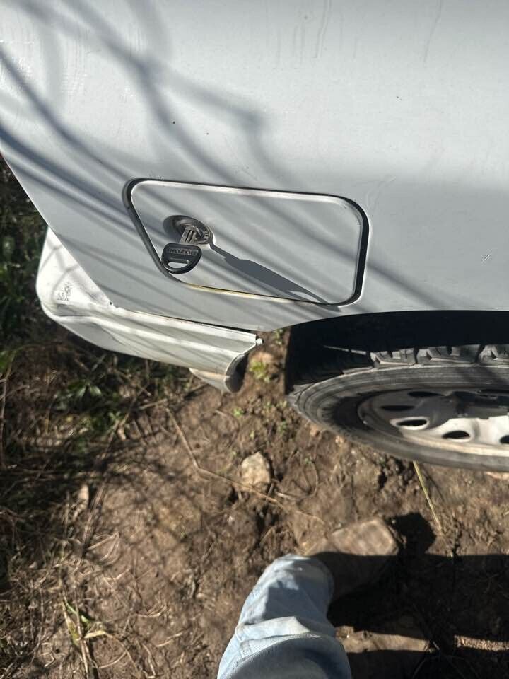 1989 Suzuki Vitara Fuel Flap #B268