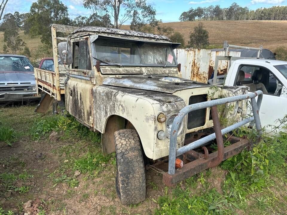 1974 Land-Rover 109 RH Drivers Wiper Arm #B317