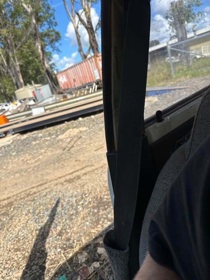 1992 Suzuki Vitara RH Drivers Front Seat Belt #B197