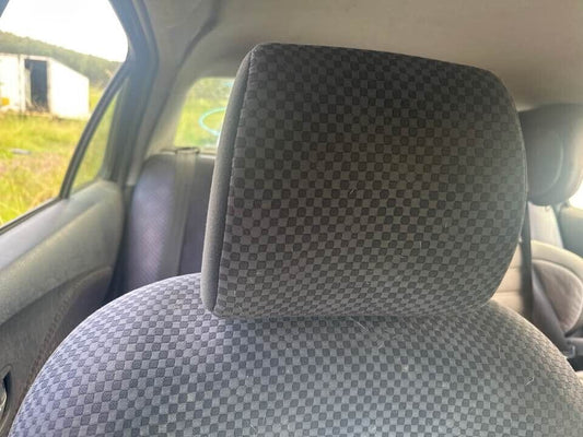 2007 Toyota Yaris RH Drivers Front Head rest #B145