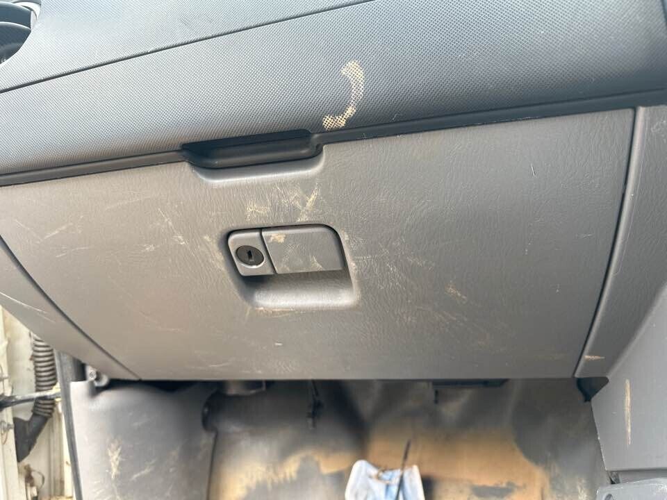 2007 Mazda Bt-50 Glove Box Lid #B320