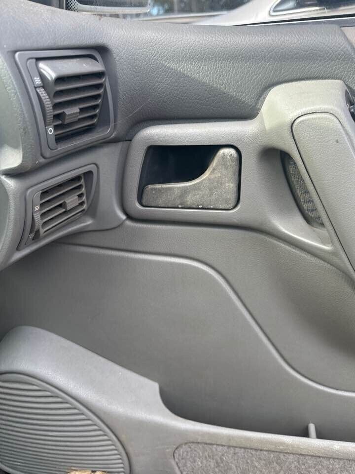 1994 Holden Vr Berlina RH Drivers Front Inner Door Handle #B222