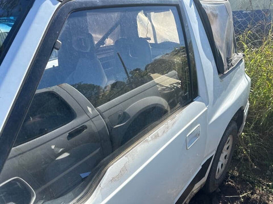 1989 Suzuki Vitara LH Passengers Front Window Glass #B268
