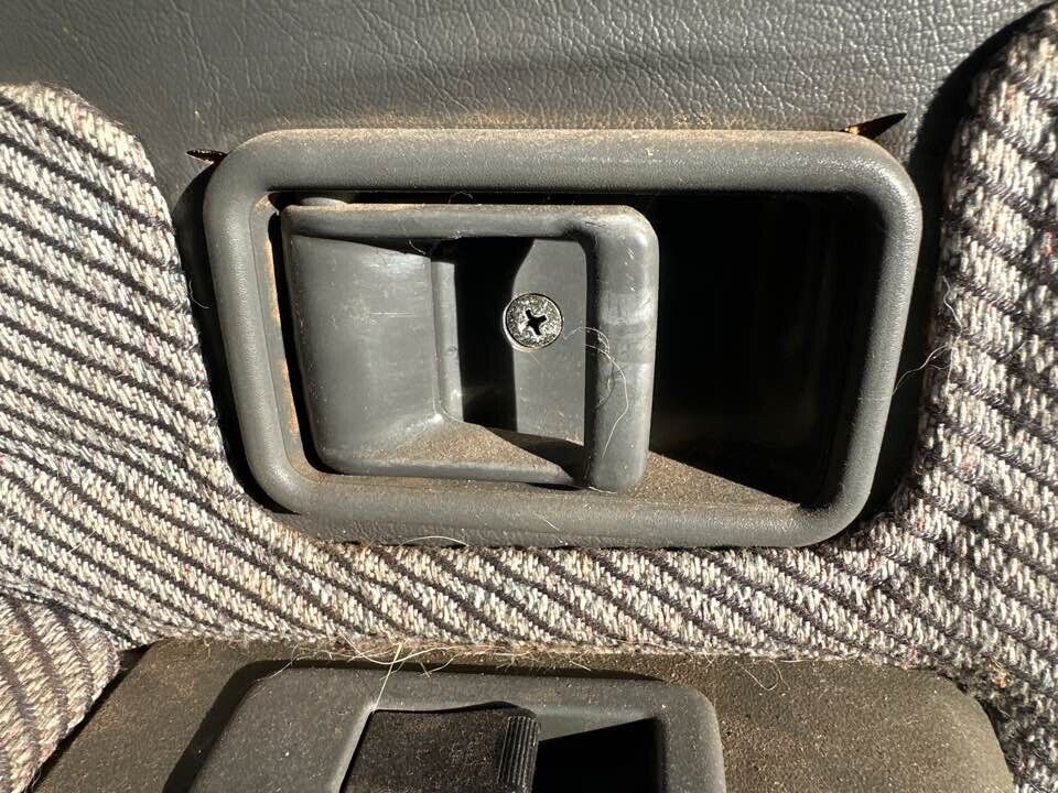 1993 Ford Raider LH Passengers Side Rear Inner Door Handle #B278