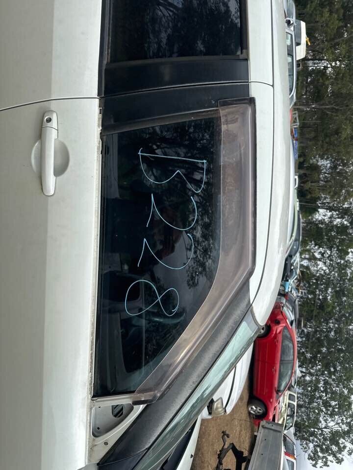 2007 Suzuki Swift RH Drivers Front Window Glass #B228