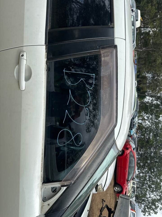 2007 Suzuki Swift RH Drivers Front Window Glass #B228