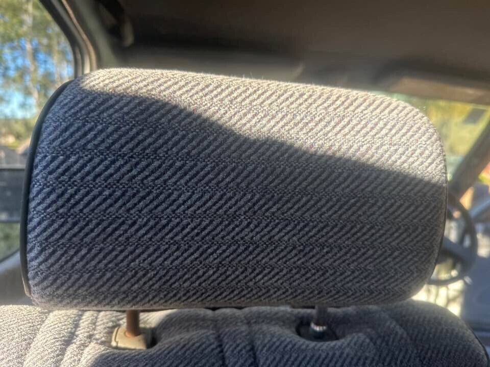1992 Toyota 4Runner LH Passengers Front Head Rest #B284