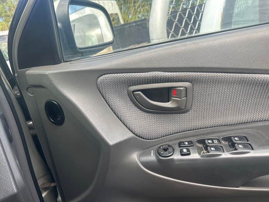 2007 Hyundai Tucson RH Drivers Front Inner Door Handle #B140