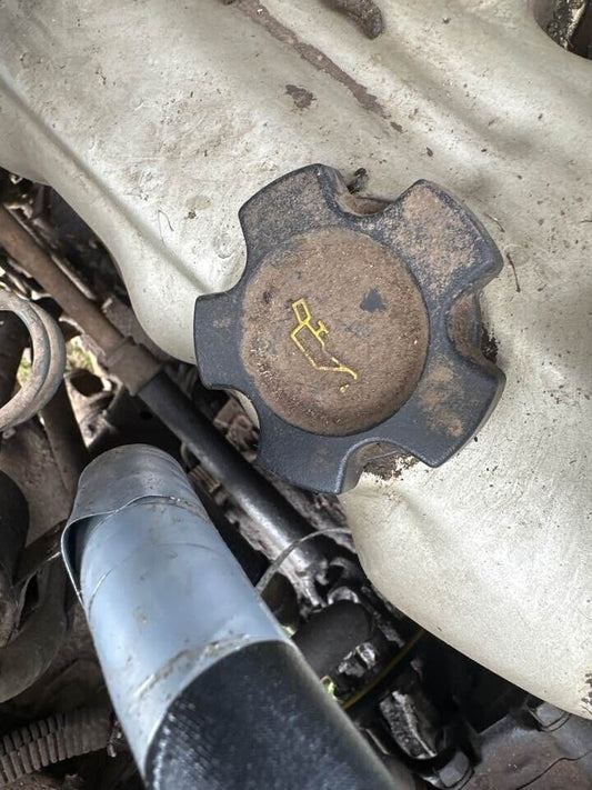 1993 Nissan Pathfinder Oil Cap #B322