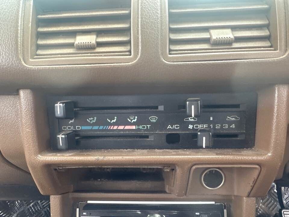 1990 Holden Tf Rodeo AC Controls #B132