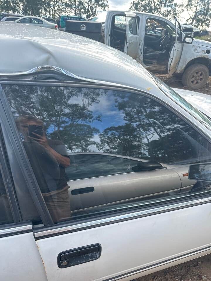 1994 Holden Vr Berlina RH Drivers Front Window Glass #B222