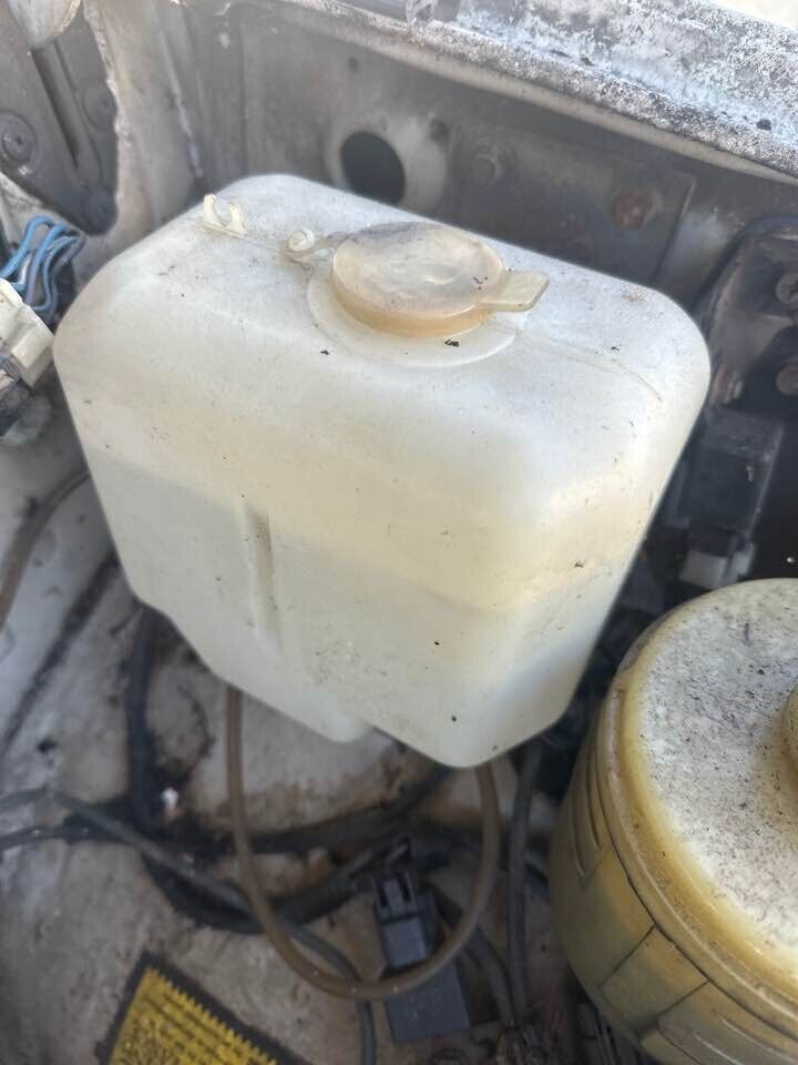 1993 Ford Raider Window Washer Bottle #B278