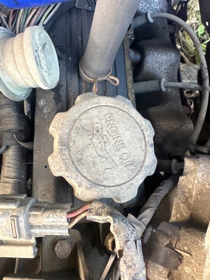 1990 Toyota 4Runner Oil Cap #B279
