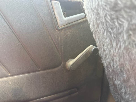 1992 Suzuki Vitara LH Passengers Side Rear Window Winder Handle #B197