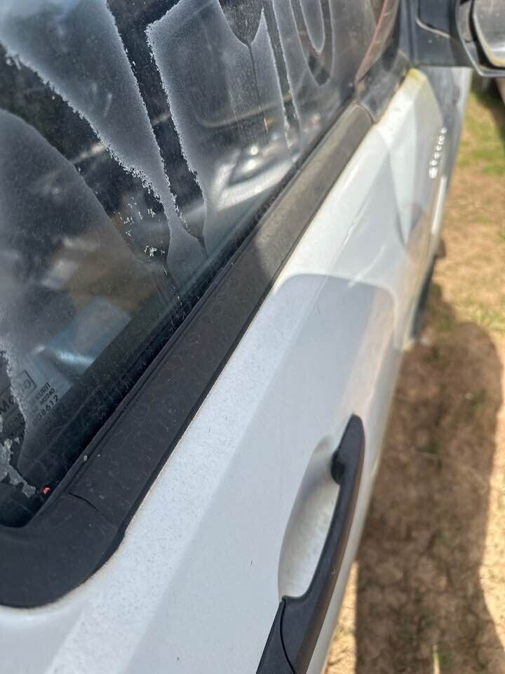 2007 Mazda Bt-50 Weather Strip RH Front #B320