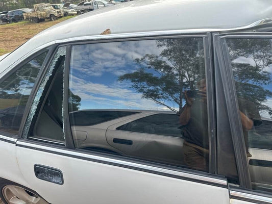 1994 Holden Vr Berlina RH Drivers rear Window Glass #B222