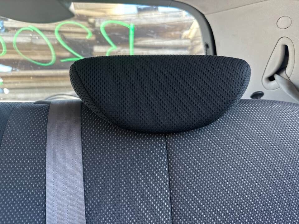 2007 Kia Rio LH Passengers Rear Head Rest #B209
