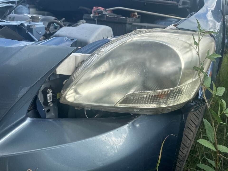 2007 Toyota Yaris LH Passengers Left Headlight #B145