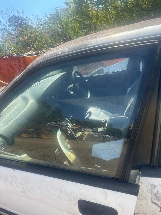 1994 Holden Vr Commodore LH Passengers Front Window Glass #B419