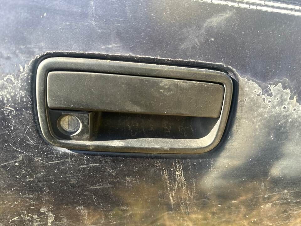 1993 Daihatsu Charade Outer Door Handle RH drivers Front #B340