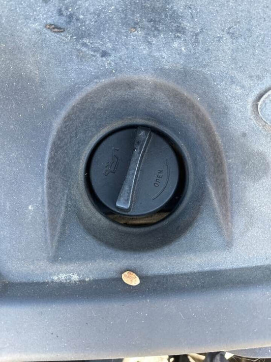 2007 Kia Rio Oil Cap #B209